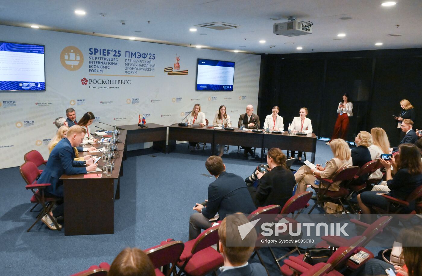 SPIEF-2025. A Masterclass in Cross-Cultural Negotiation: the Students Take on the Experts