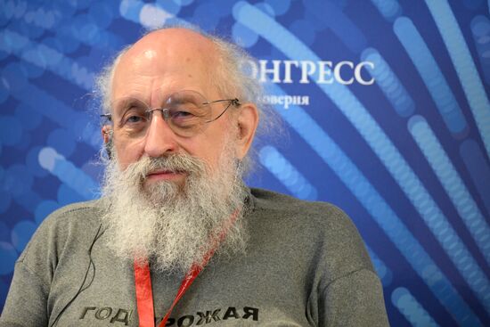 SPIEF-2025. Foresight 2100: Values, Opportunities, and Risks of Development of High-Tech and Artificial Intelligence in a Multipolar World
