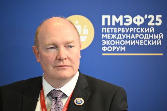 SPIEF-2025. Foresight 2100: Values, Opportunities, and Risks of Development of High-Tech and Artificial Intelligence in a Multipolar World