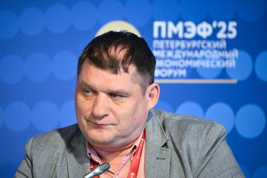SPIEF-2025. Foresight 2100: Values, Opportunities, and Risks of Development of High-Tech and Artificial Intelligence in a Multipolar World