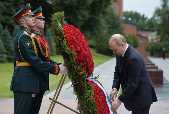 Russia Putin WWII Memory and Sorrow Day