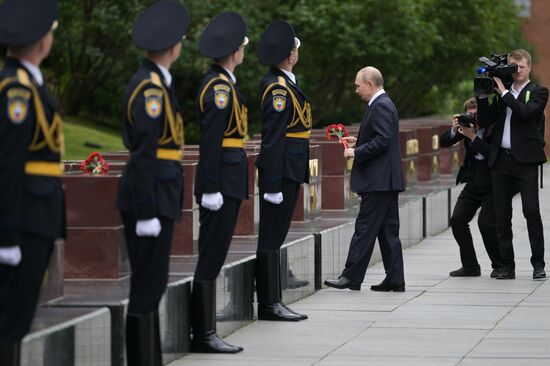 Russia Putin WWII Memory and Sorrow Day