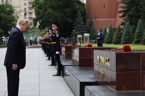 Russia Putin WWII Memory and Sorrow Day