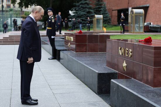 Russia Putin WWII Memory and Sorrow Day