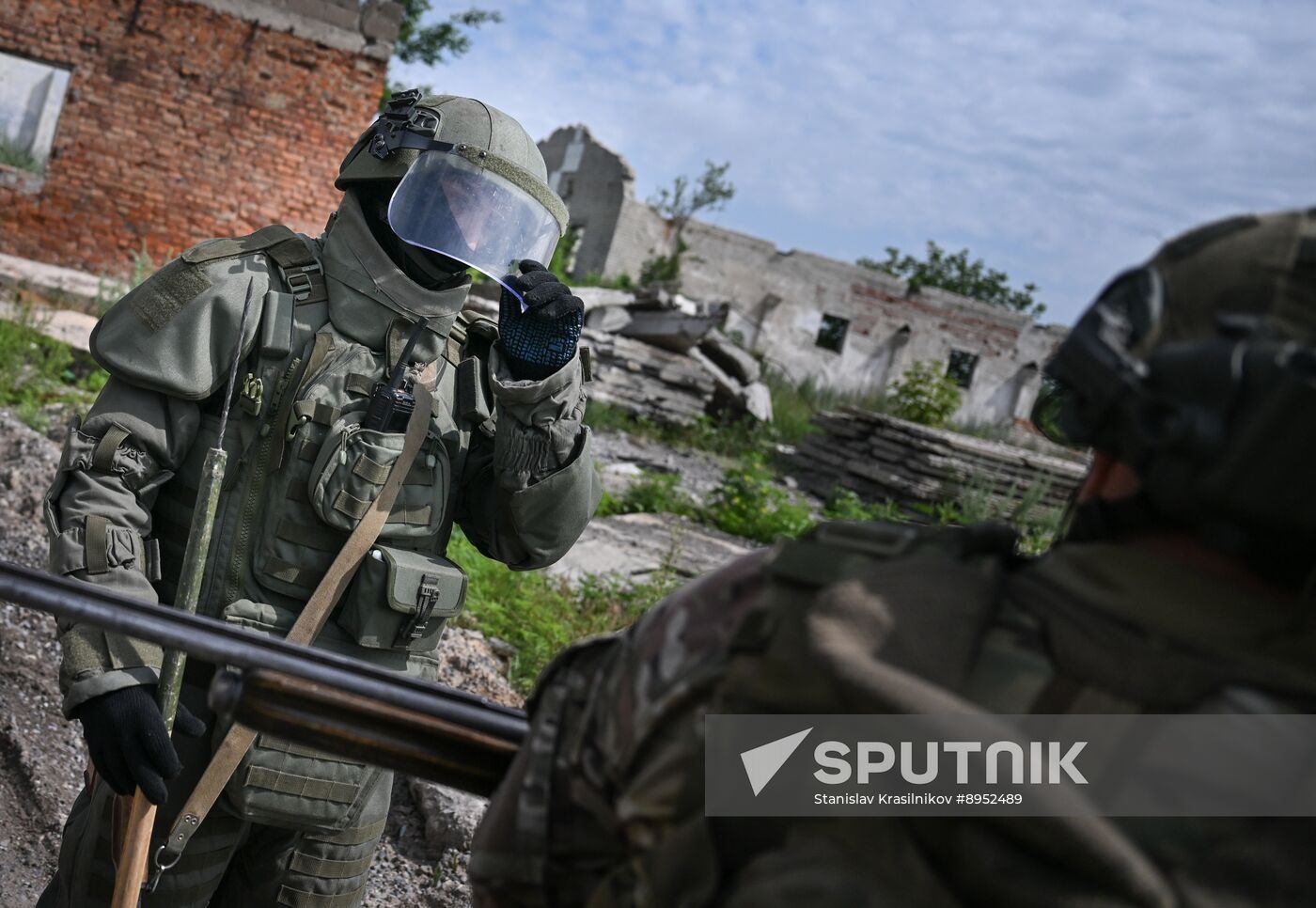 Russia Ukraine Military Operation Selidovo Demining