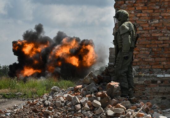 Russia Ukraine Military Operation Selidovo Demining