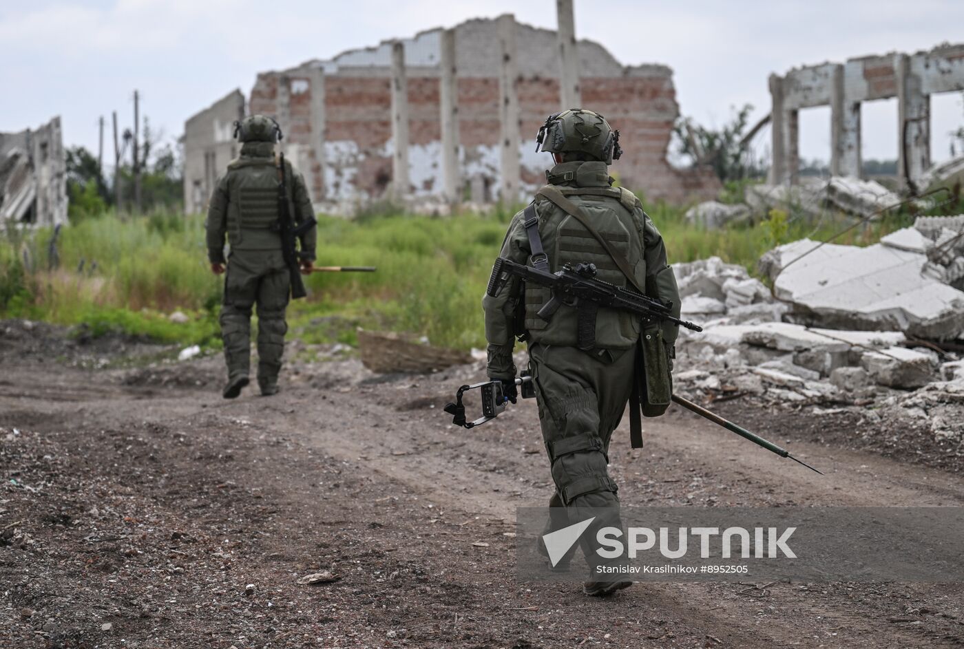 Russia Ukraine Military Operation Selidovo Demining