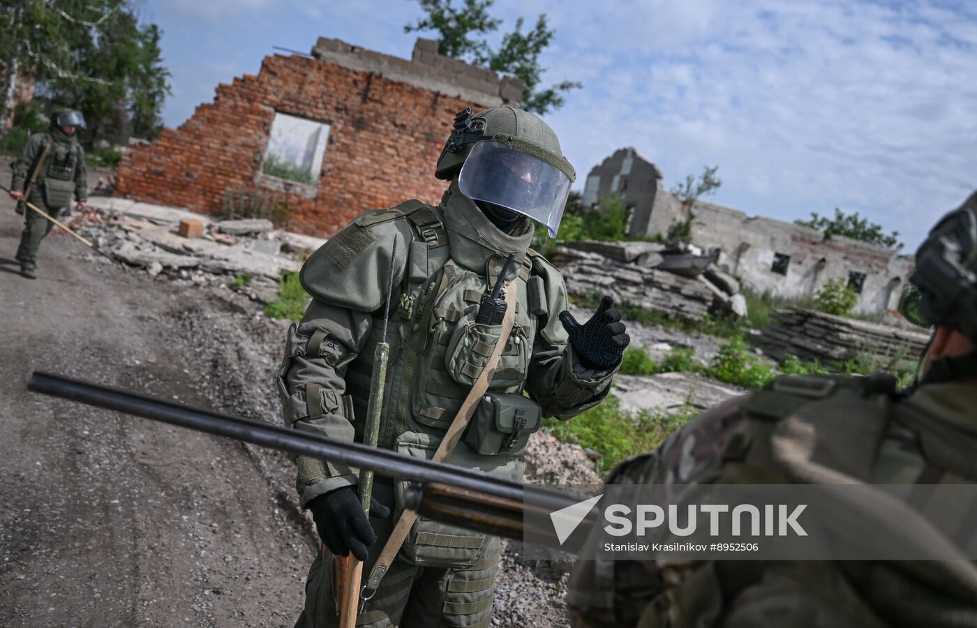 Russia Ukraine Military Operation Selidovo Demining