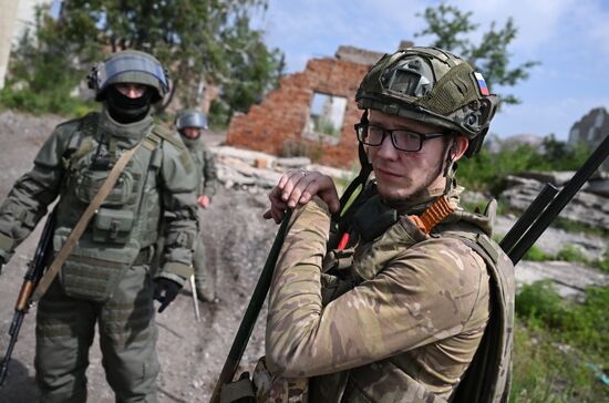 Russia Ukraine Military Operation Selidovo Demining