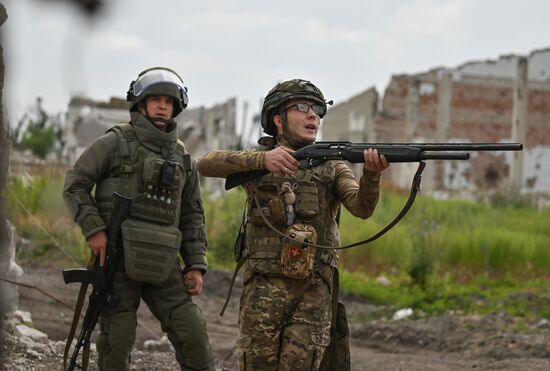 Russia Ukraine Military Operation Selidovo Demining