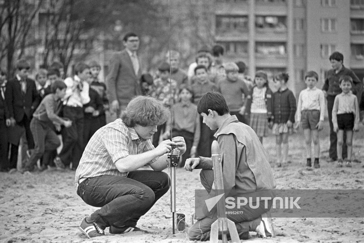 Young mechanics' club in Kiev