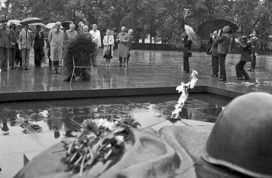 Danish parliament delegation visits USSR
