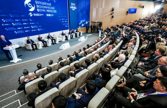 Belarus Putin Eurasian Economic Forum