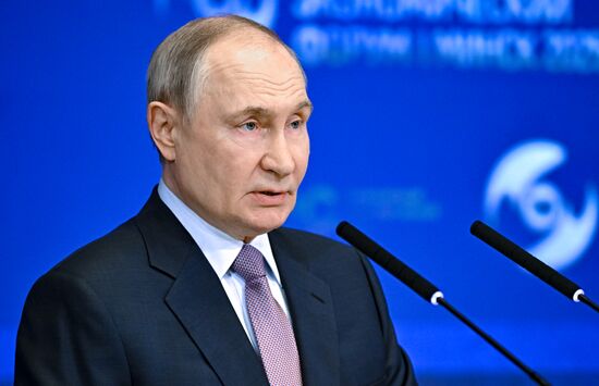 Belarus Putin Eurasian Economic Forum