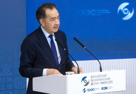Belarus Putin Eurasian Economic Forum