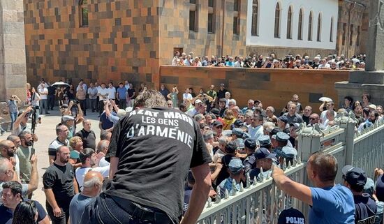 Armenia Religion Archbishop Detention