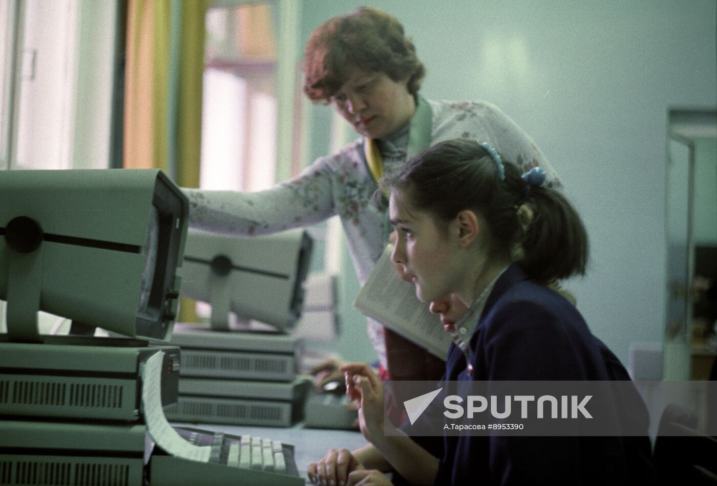 Computer science lesson in Moscow school