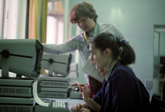 Computer science lesson in Moscow school