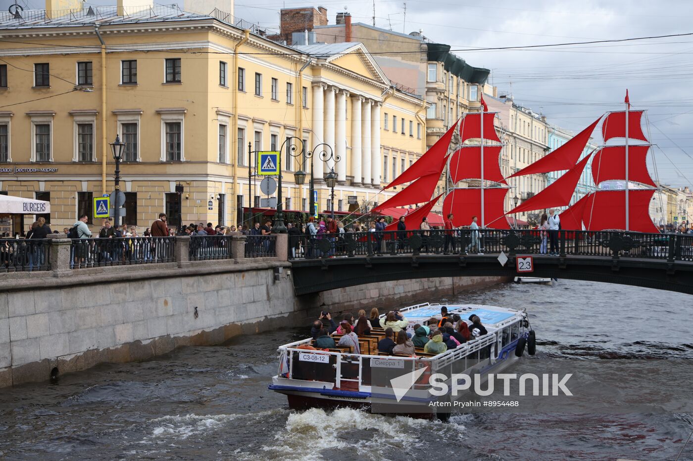 Russia Scarlet Sails Show