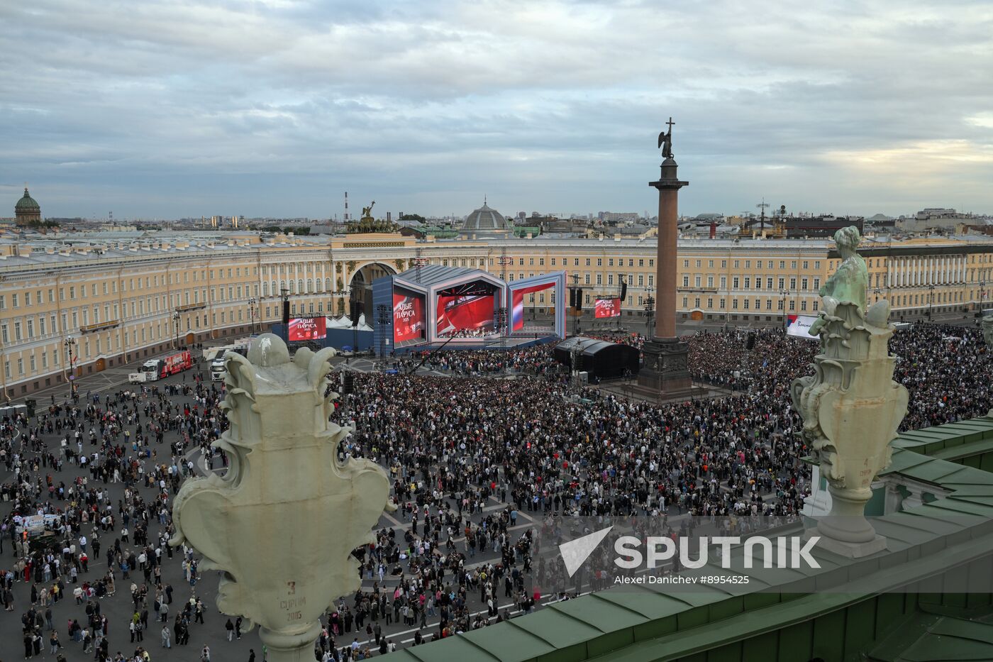 Russia Scarlet Sails Show