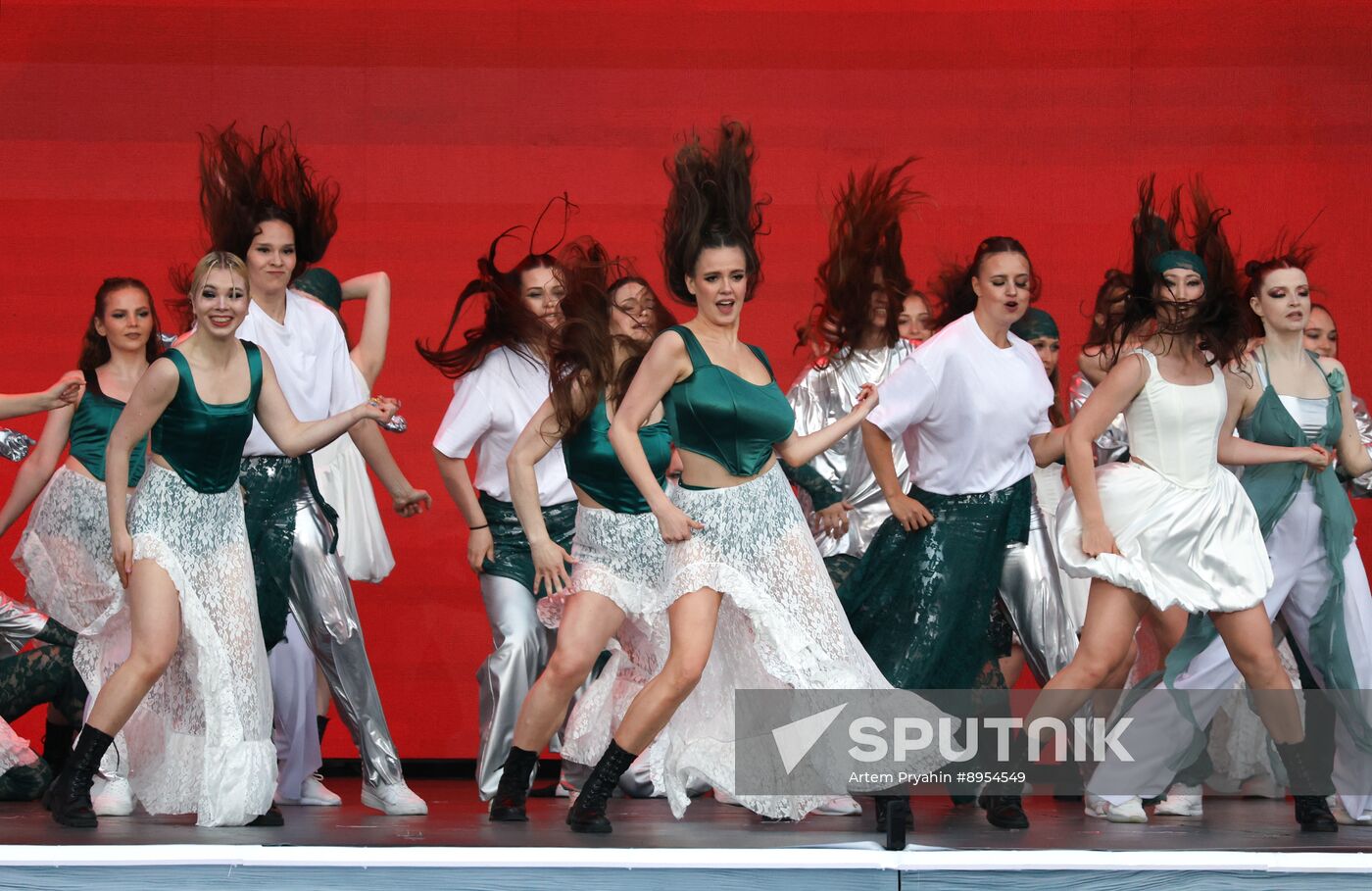Russia Scarlet Sails Show