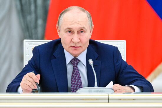 Russia Putin New Regions Socioeconomic Development