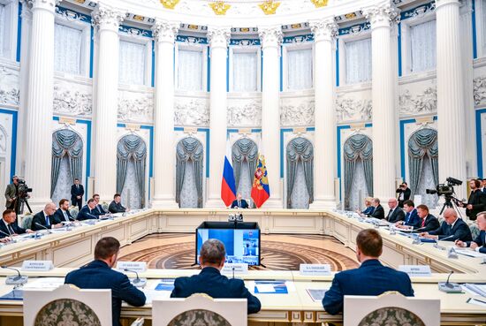 Russia Putin New Regions Socioeconomic Development