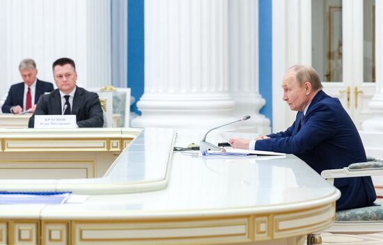 Russia Putin New Regions Socioeconomic Development