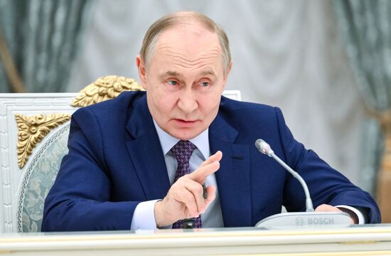 Russia Putin New Regions Socioeconomic Development