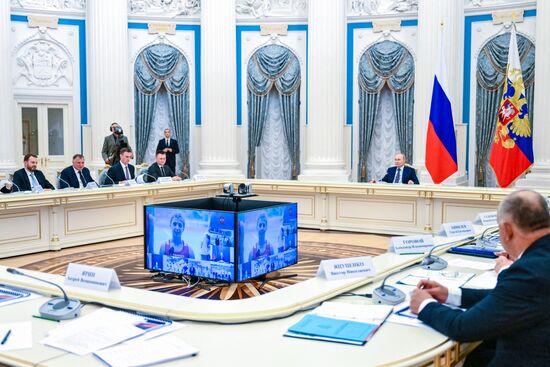 Russia Putin New Regions Socioeconomic Development