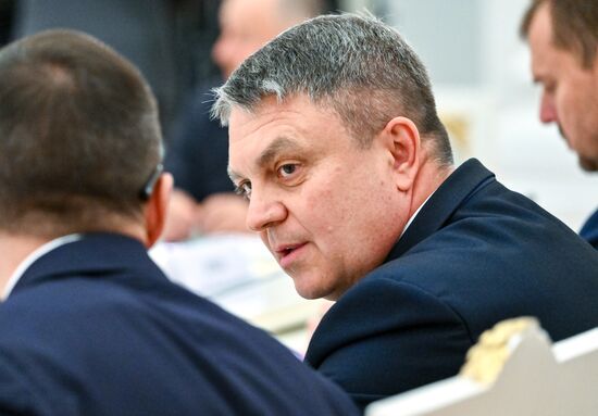 Russia Putin New Regions Socioeconomic Development