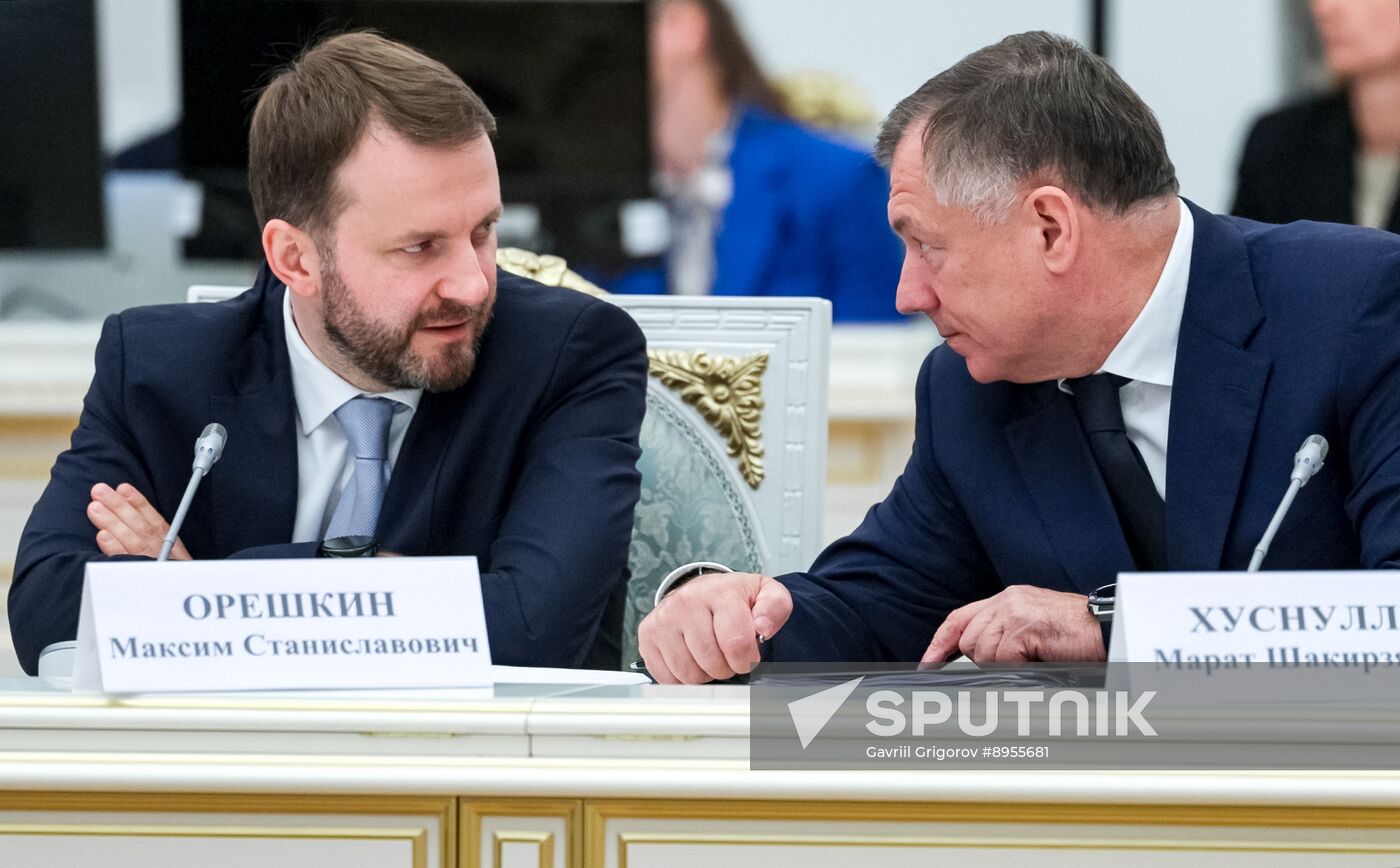 Russia Putin New Regions Socioeconomic Development