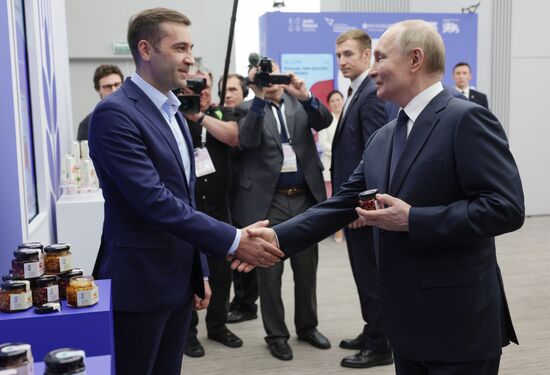 Russia Putin National Brands Exhibition