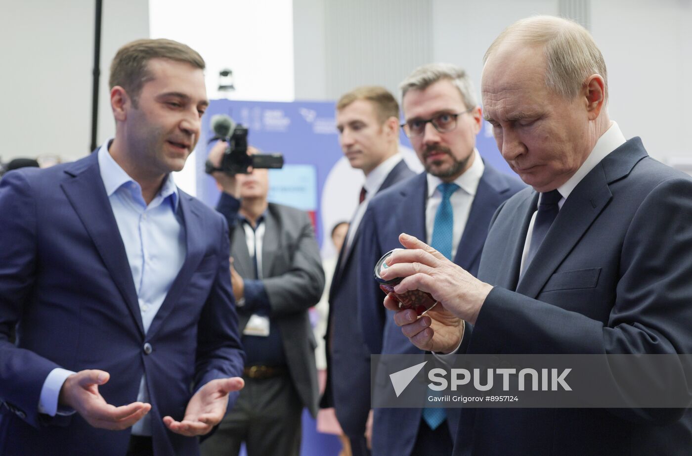 Russia Putin National Brands Exhibition