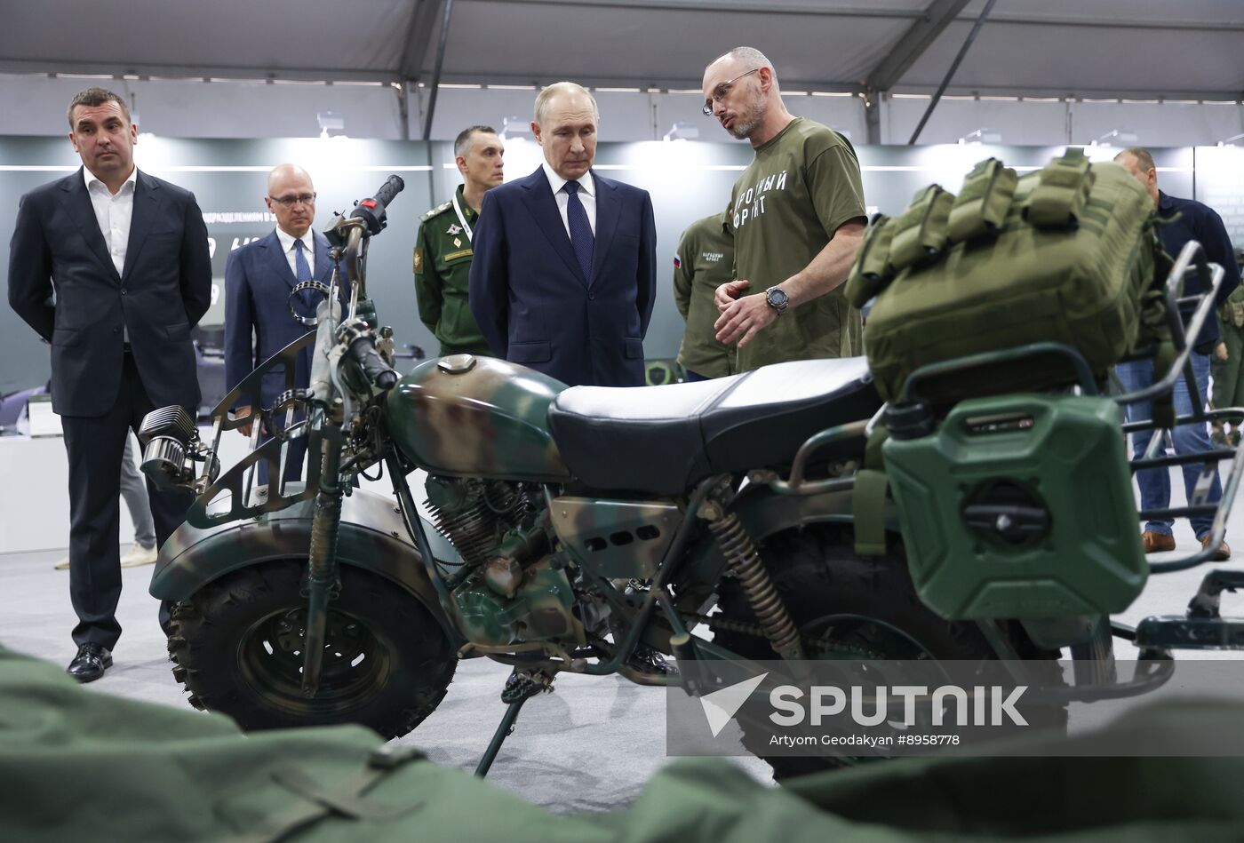 Russia Putin People’s Front Exhibition