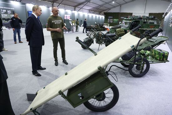 Russia Putin People’s Front Exhibition