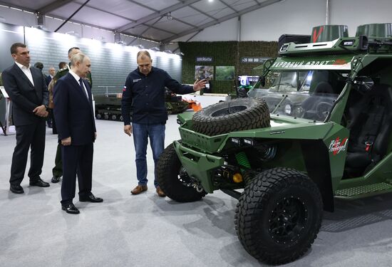 Russia Putin People’s Front Exhibition