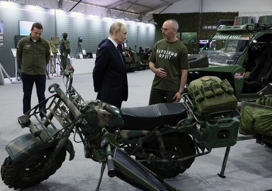Russia Putin People’s Front Exhibition