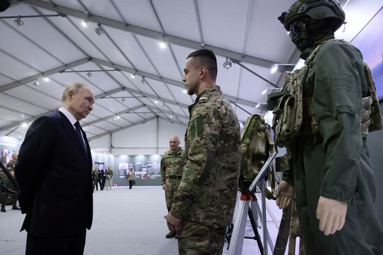 Russia Putin People’s Front Exhibition