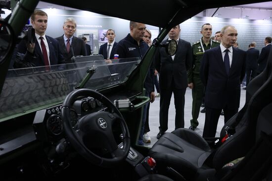 Russia Putin People’s Front Exhibition