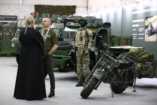 Russia Putin People’s Front Exhibition