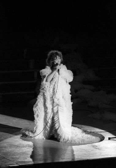 Alla Pugacheva