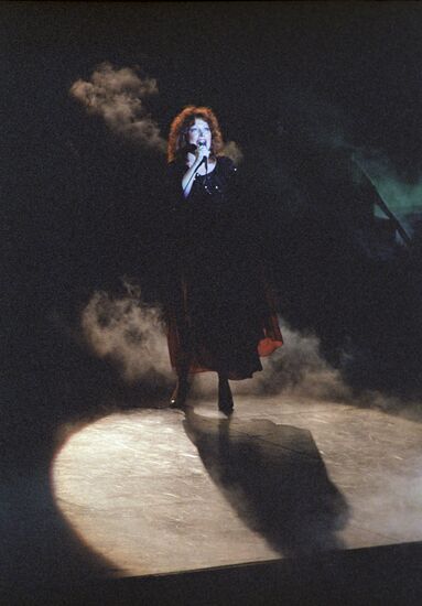 Alla Pugacheva