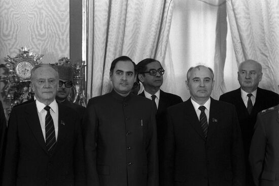 Rajiv Gandhi visits USSR