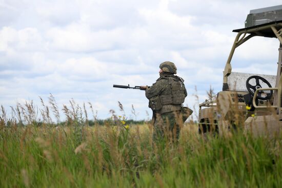 Russia Ukraine Military Operation Signal Unit