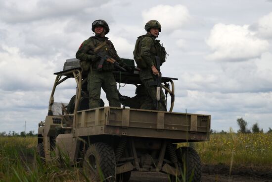 Russia Ukraine Military Operation Signal Unit