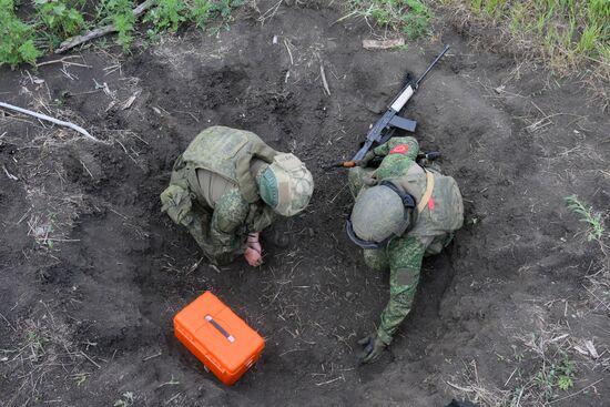 Russia Ukraine Military Operation Signal Unit