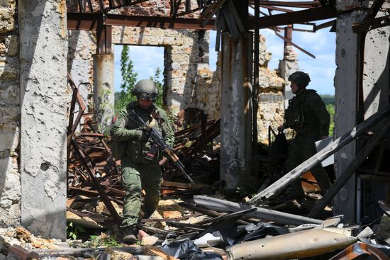 Russia Ukraine Military Operation Signal Unit