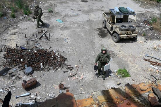 Russia Ukraine Military Operation Signal Unit