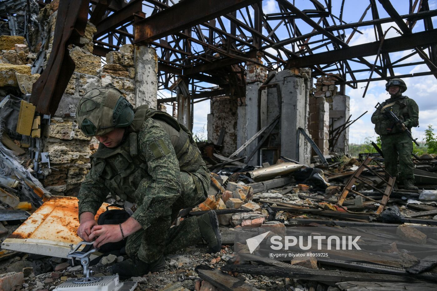 Russia Ukraine Military Operation Signal Unit